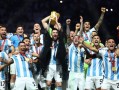梅西高捧大力神杯庆祝世足赛夺冠，Instagram贴文按赞破纪录